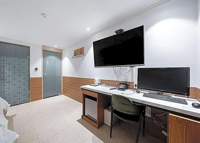 Jamsil Noblestay Hotel 2*